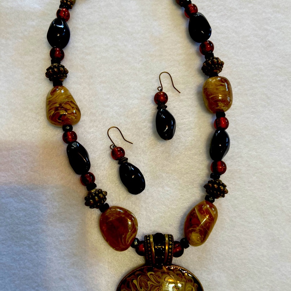 Chico’s stone bead necklace